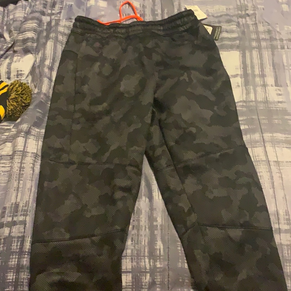 Spalding Men’s medium jogger pants